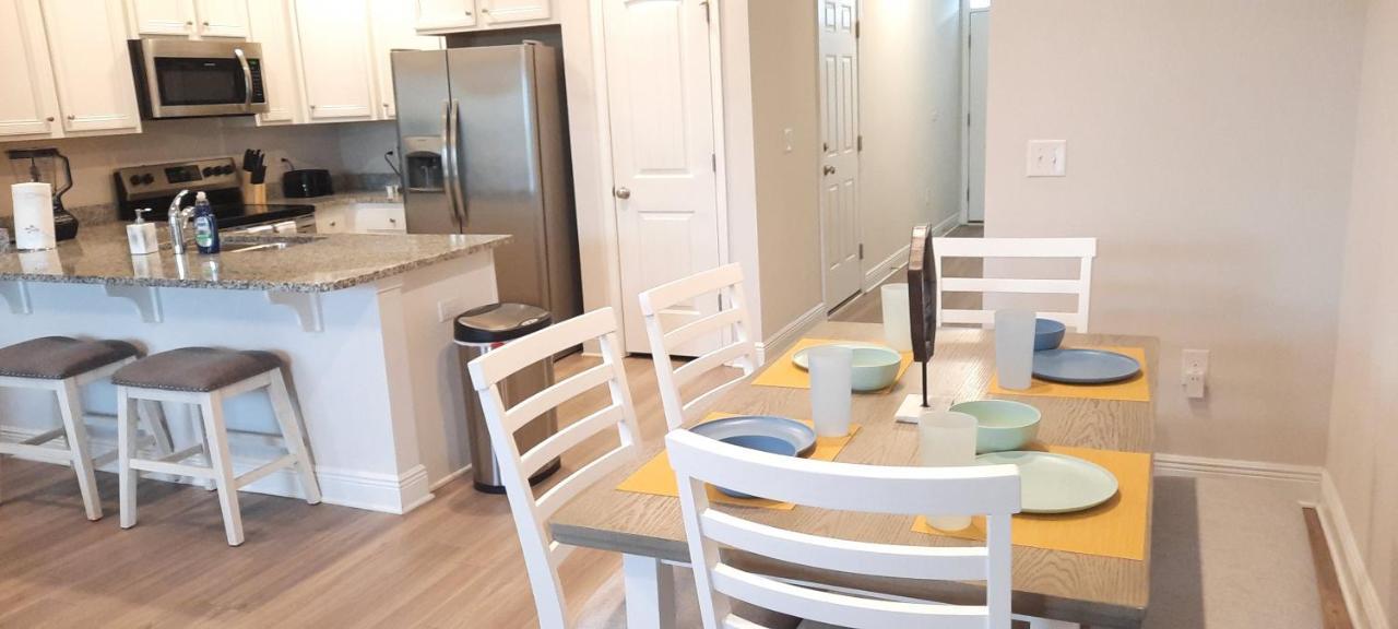 Paradise Pointe 3 Bedrooms Ideal For Longer Stays Pool Kitchen