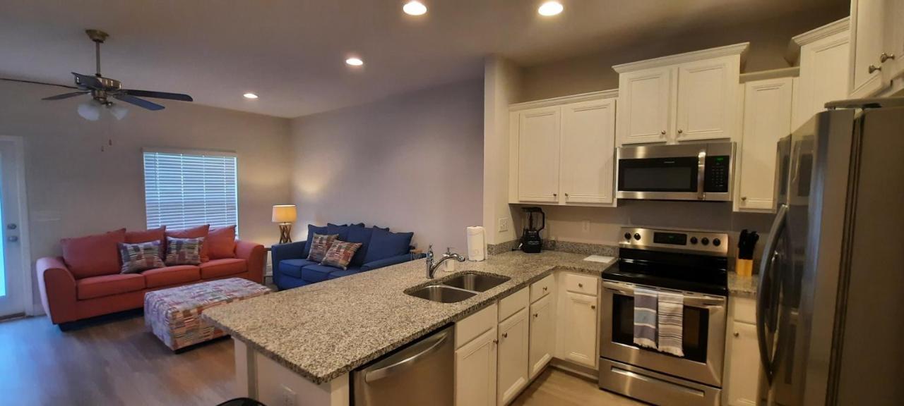 Paradise Pointe 3 Bedrooms Ideal For Longer Stays Pool Kitchen Holiday home Panama City Beach
