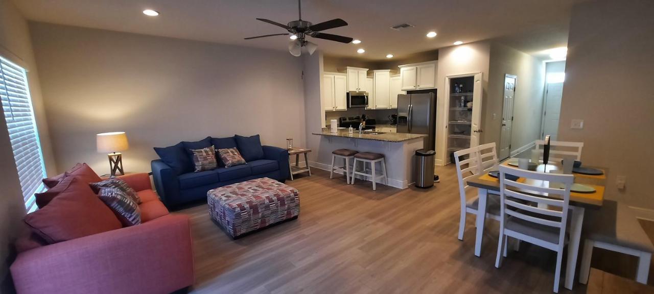 Paradise Pointe 3 Bedrooms Ideal For Longer Stays Pool Kitchen Holiday home Panama City Beach